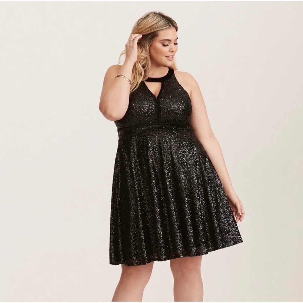 Torrid Halter Mini Dress Sequin & Velvet Peek A Boo Back Women's Size 24 Glam